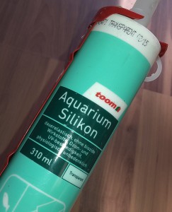 Eine Kartusche Aquariensilikon